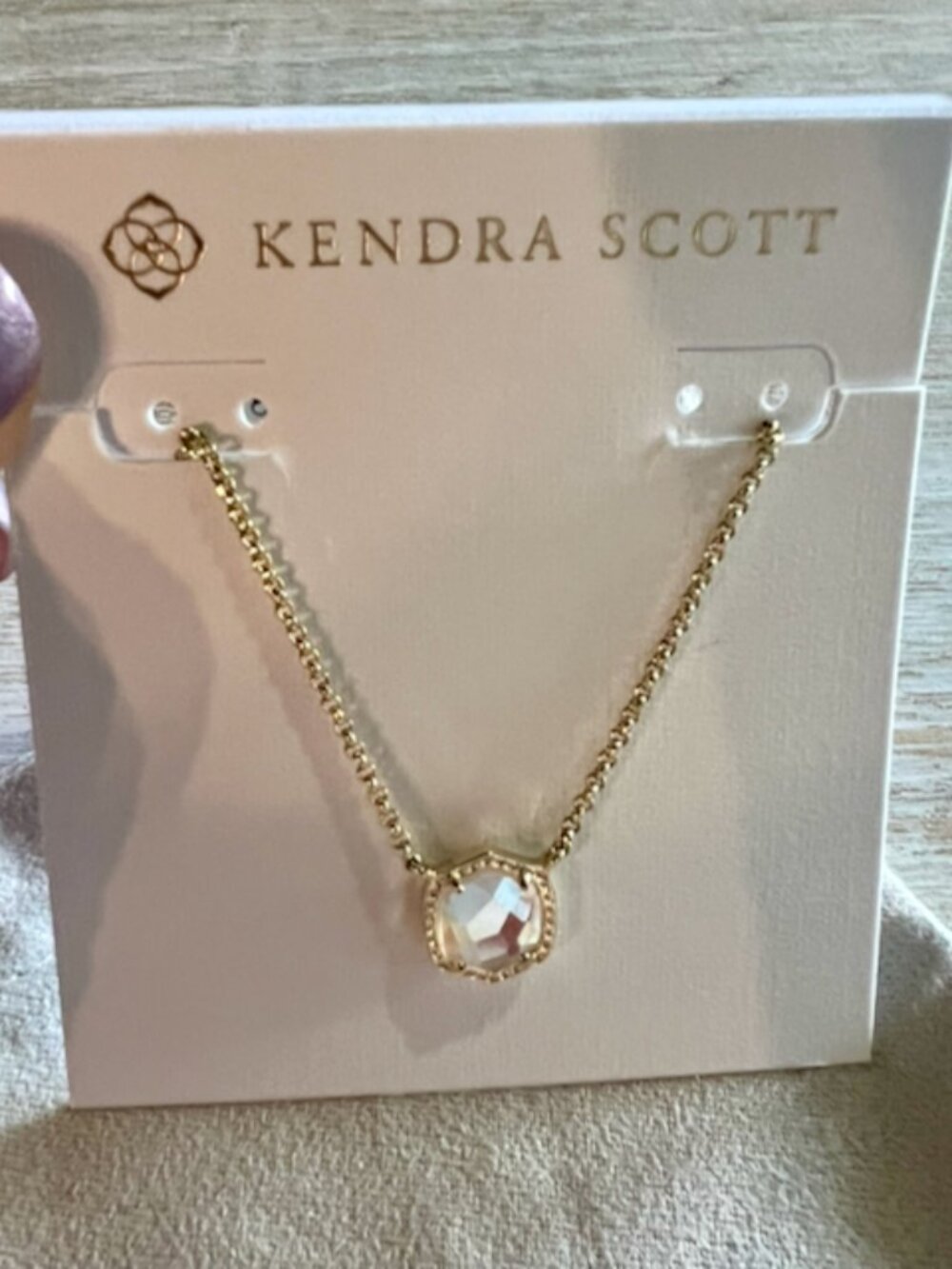 Kendra Scott Davie Gold Pendant Necklace – Dichroic Glass